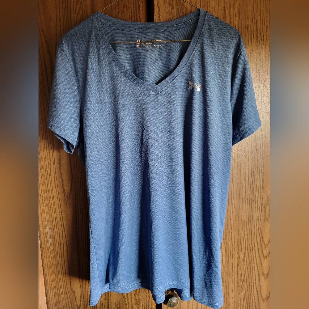 Under Armour tshirt